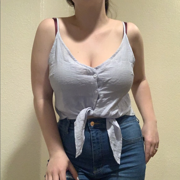 Light blue cropped tank top w/ button & tie up - Picture 3 of 8